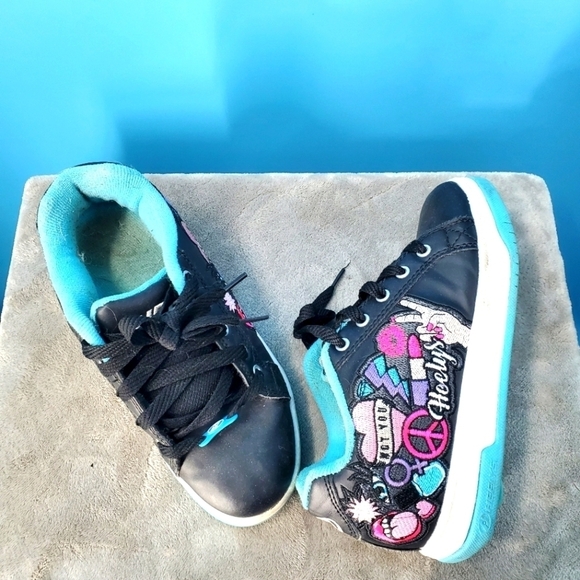 Heelys black and blue with graphic design girls 4 - Picture 1 of 13